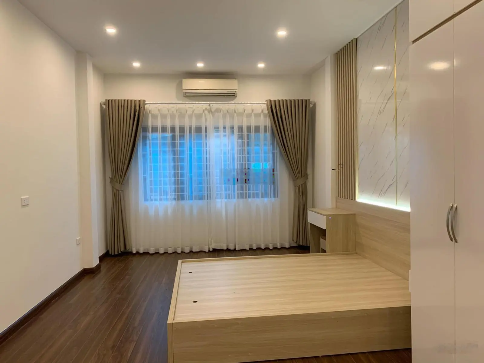 Bán nhà đại mỗ- ngõ ô tô -35m2- 5 tầng- 2 thoáng-ngõ ô tô- ở sướng- dân trí cao-tiện ích -ngập tràn