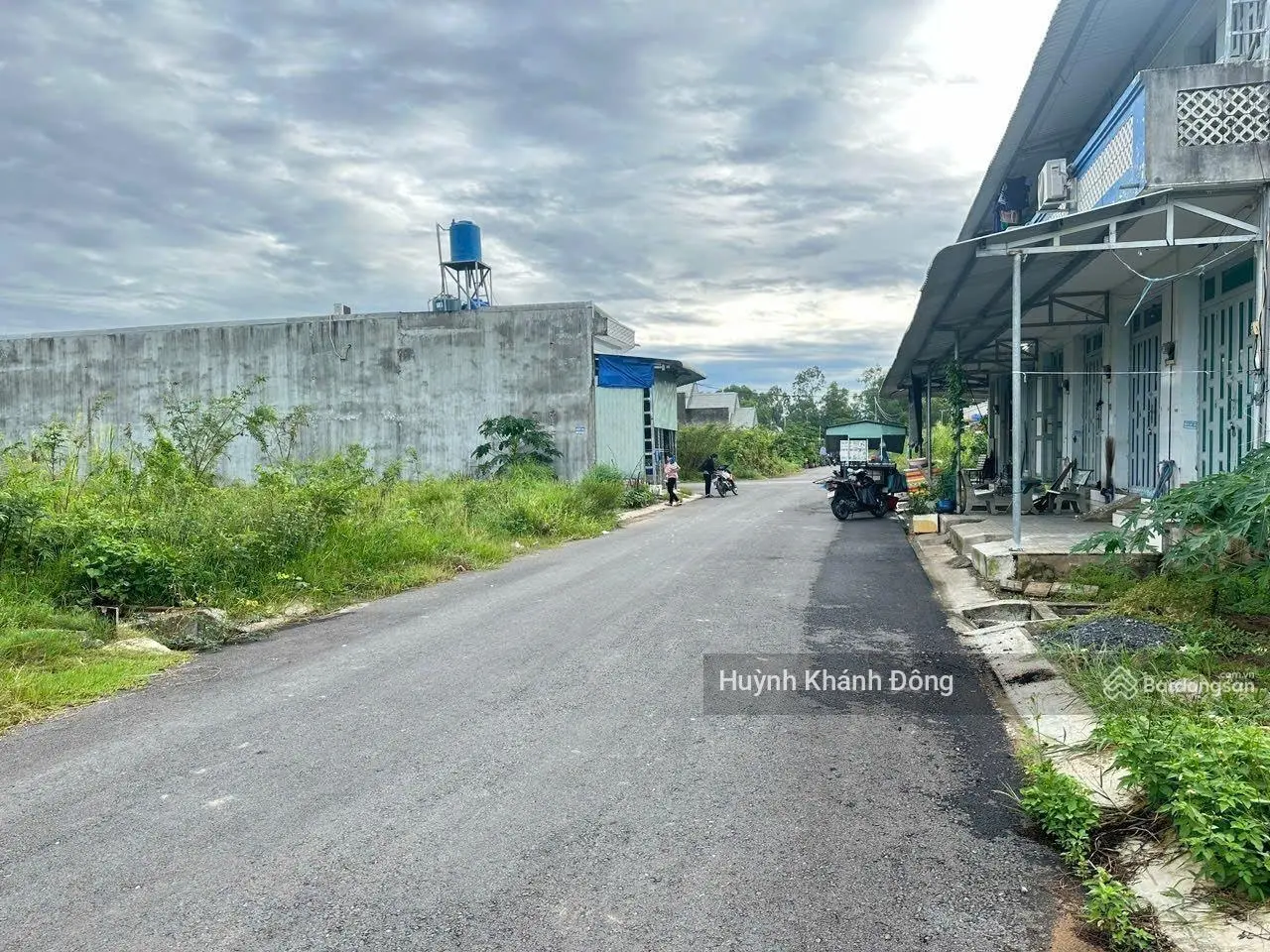 Cần bán gấp đất gần Vincom Plaza Vĩnh Long MT Đ.Trần Đại Nghĩa Phường 4 Vĩnh Long 120m2/500tr SHR