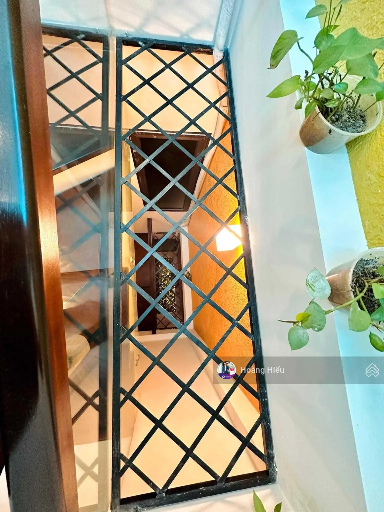 Bán nhà Cầu Giấy, lô góc 2 mặt ngõ to, 3 mặt thoáng, ôtô gần, tặng full nội thất mới 43m2, 5 tầng