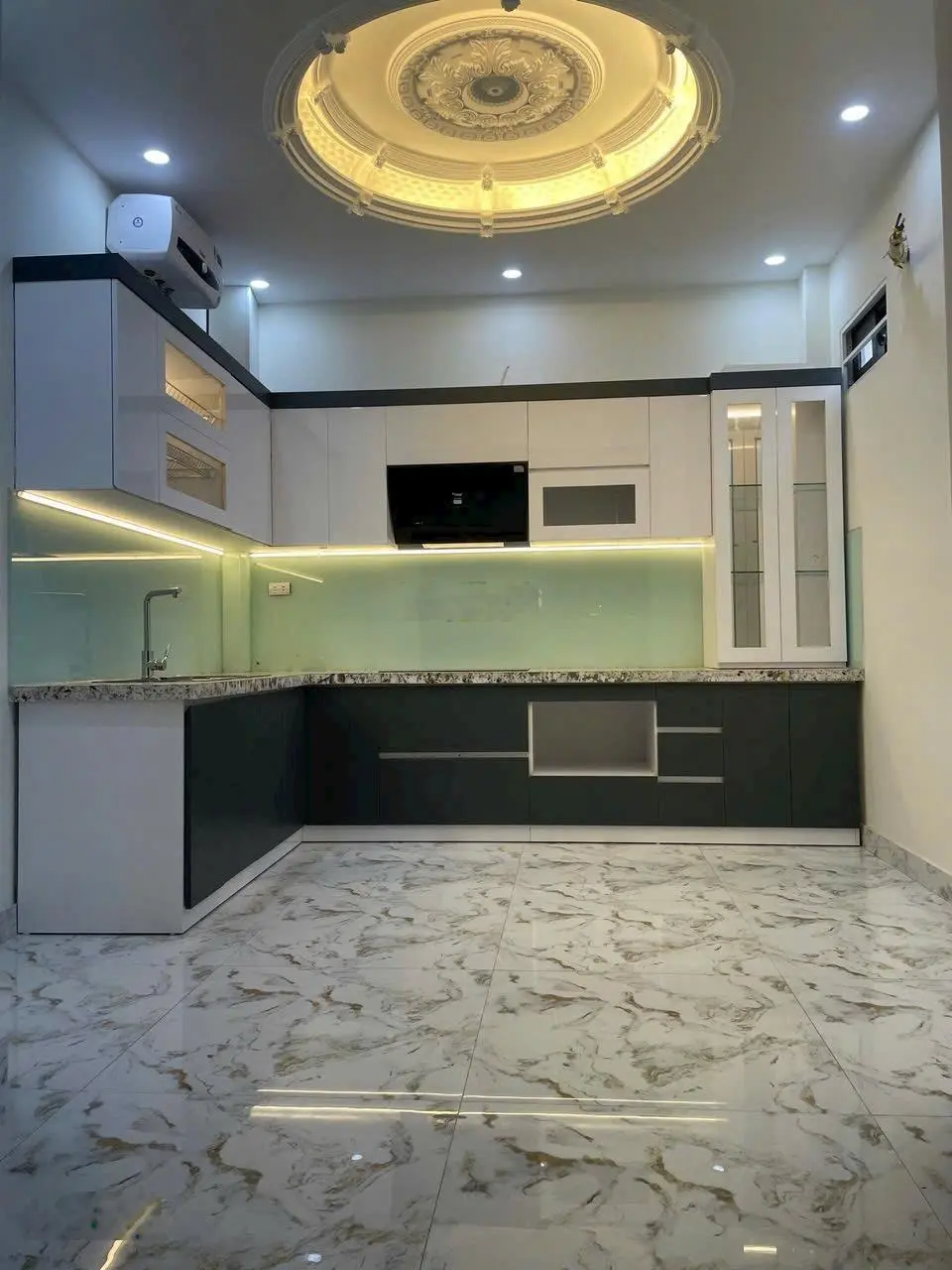 Nguyễn sơn víp long biên hà nội thang máy ô tô tránh 50m2