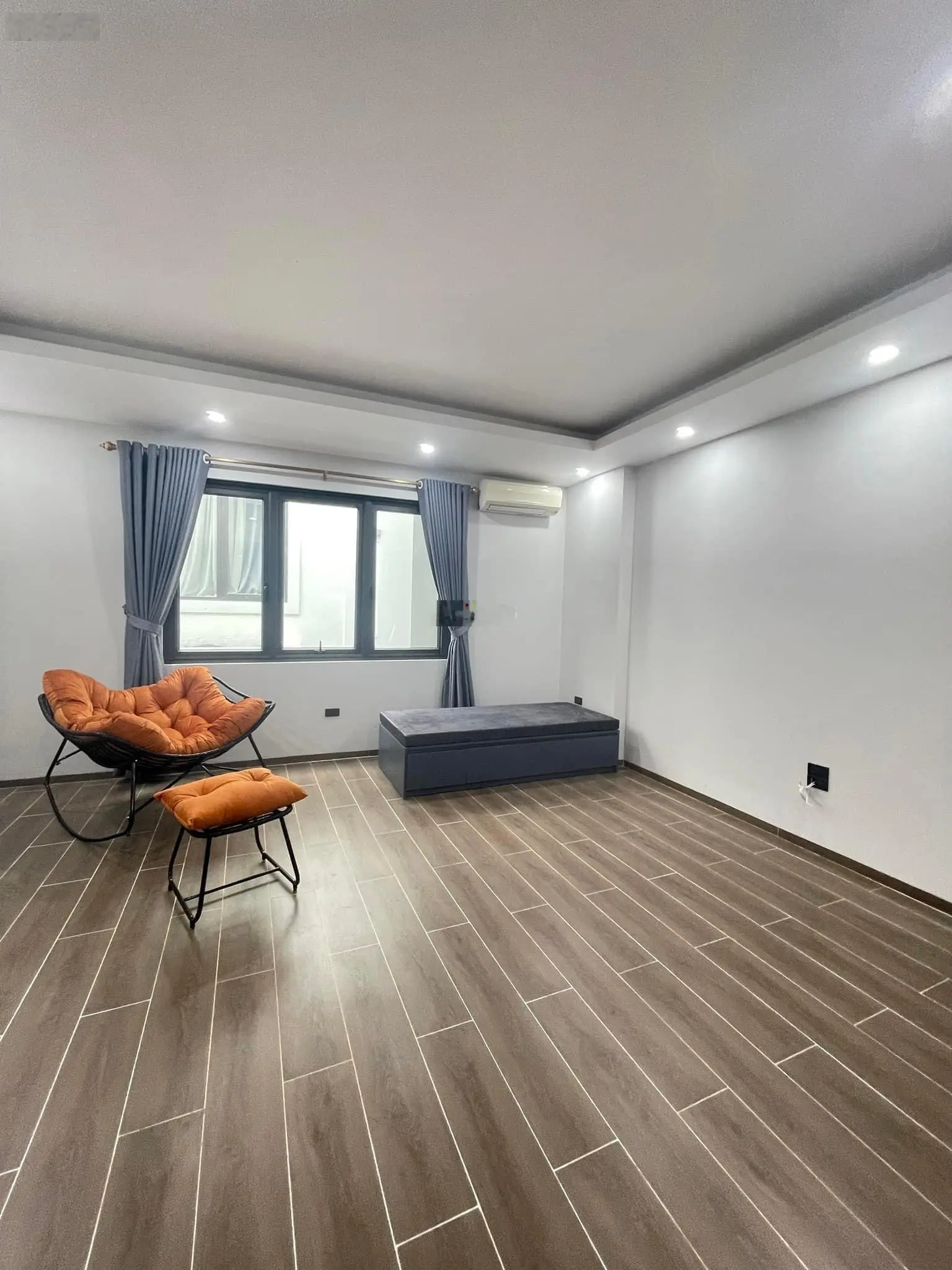 Bán nhà Văn Cao Ba Đình 100% tin thât
41m2 - 5.3m MT 6.7 tỷ Nhà tuyệt đẹp thiết kế hưởng