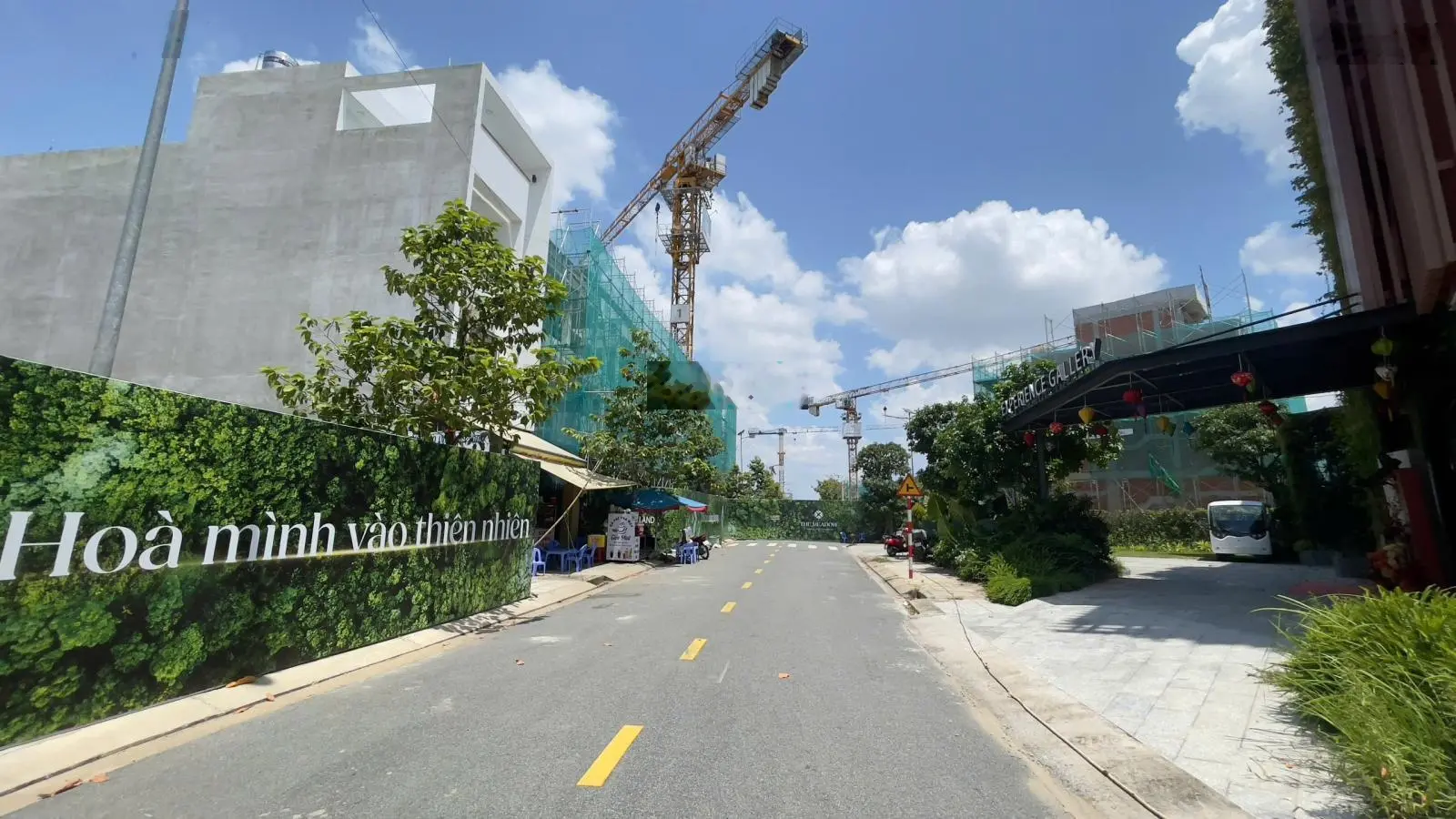 Nhà phố 7x20, mặt tiền 20m, khu bán compound hồ bơi, trường học, công viên.. 11,6 tỷ giáp Tân Phú