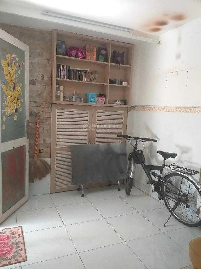 Bán nhà Quận 3, Lý Chính Thắng, 2 tầng x 23m2, 3 căn ra mặt tiền, 2. X tỷ