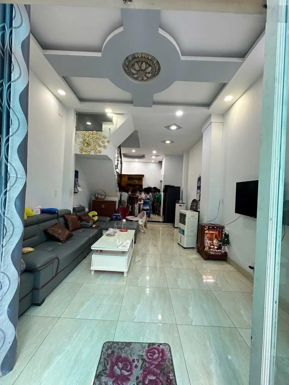 Gấp gấp chủ đang gửi sổ chị ngân giữ hộ 2,5 tỷ nay mông muốn nhà anh chị nào thiện chí lấy sổ hộ