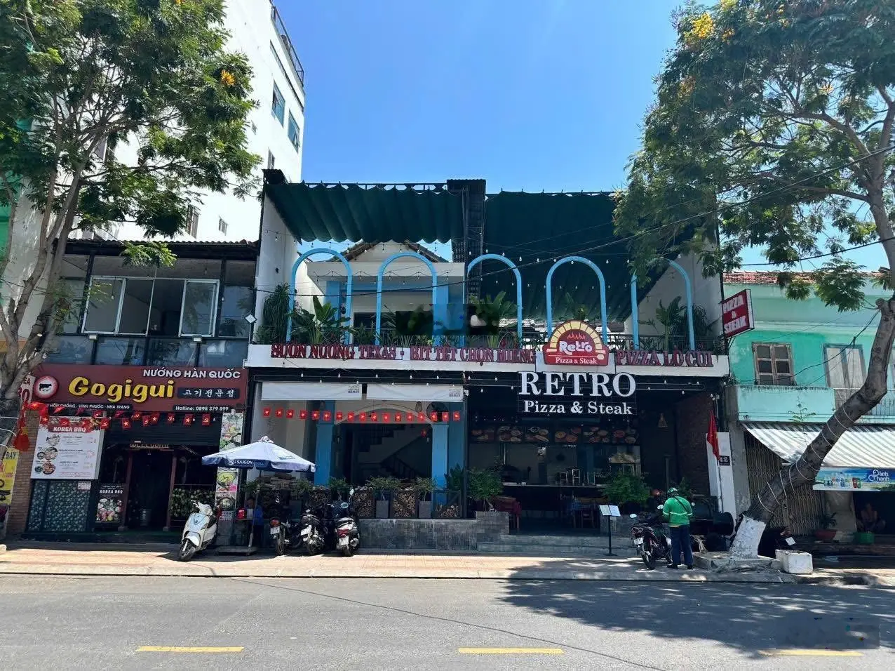 Nhà mặt tiền Hòn Chồng gần Biển