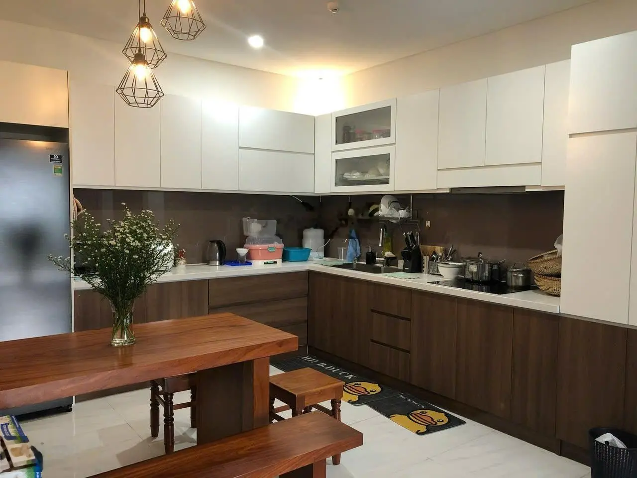 Cần bán gấp căn 3 phòng ngủ chung cư D-VELA . Giá chỉ : 2.9 Tỷ ( Cam kết giá tốt nhất dự án )