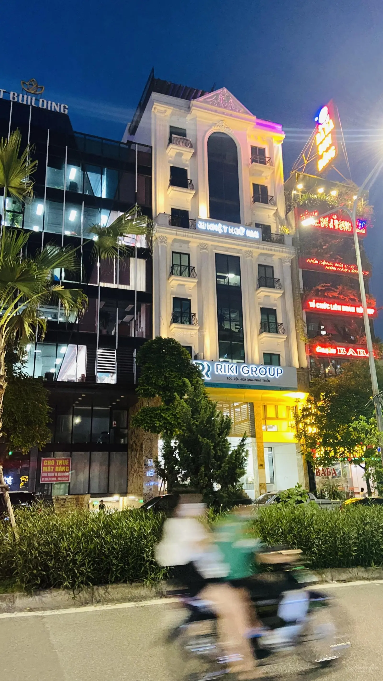 Mặt Phố To Mặt Tiền Rộng 10m - Giá Đầu Tư Hoặc Làm Thương Hiệu VIP Nhất Phố - 56 TỶ.
