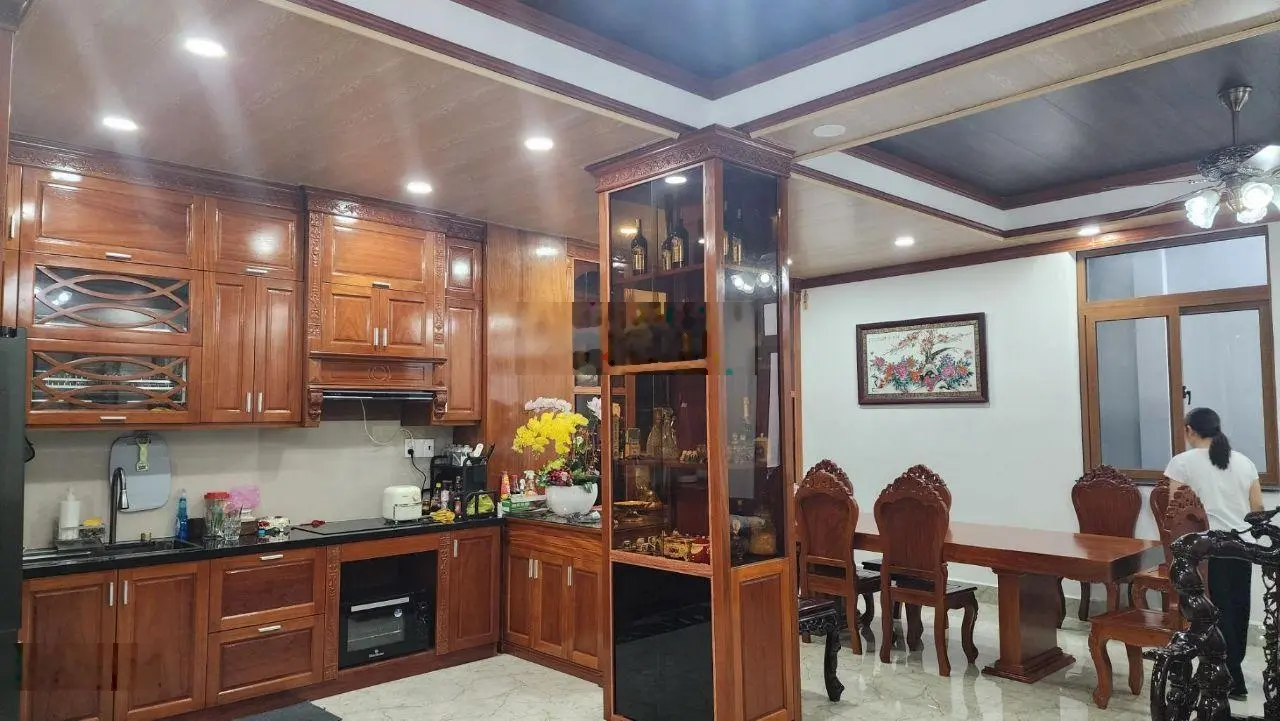 Nhà đẹp 3 tầng 146m2(6,5x21m) Đường 12m ngay chợ đêm Linh Trung 2, Bình Chiểu Thủ Đức; 4PN rẻ 8,2tỷ