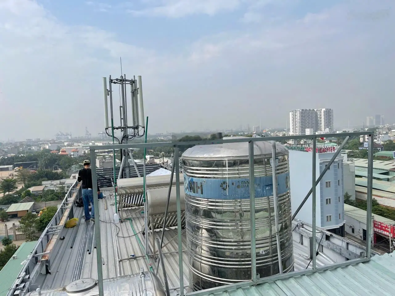 Bán khách sạn mặt tiền (12m2) ,dt :171m2- nguyễn duy trinh q9, doanh thu 80tr/tháng, giá tốt 17ti2