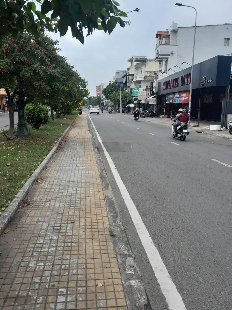 Bán nhà mặt tiền kinh doanh đường Lê Thúc Hoạch Q. Tân Phú 88m2 giá chỉ 11 tỷ