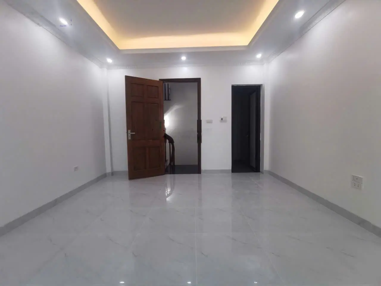 Bán nhà Đức Diễn - Bắc Từ Liêm 5 tầng giá 5 tỷ 200tr
