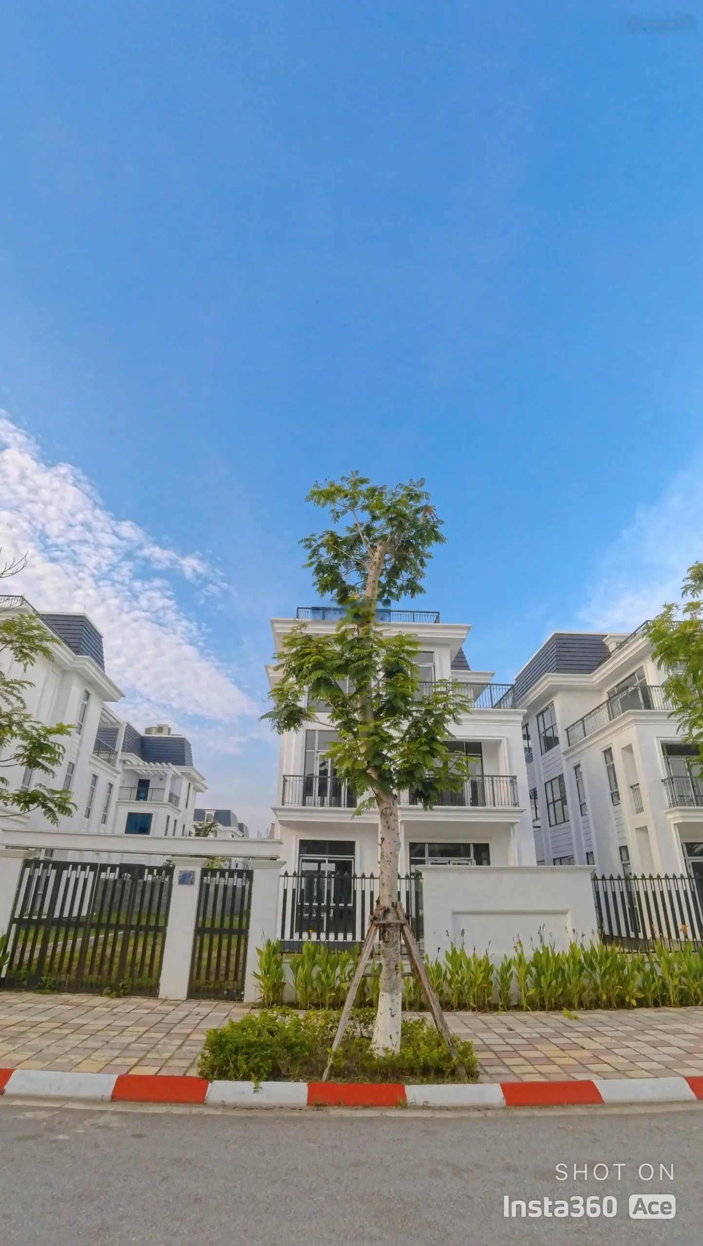 Biệt thự đơn lập duy nhất HUD Mê Linh 375m2 đất, mặt tiền 15m, view công viên lớn, 39 triệu/m² đất