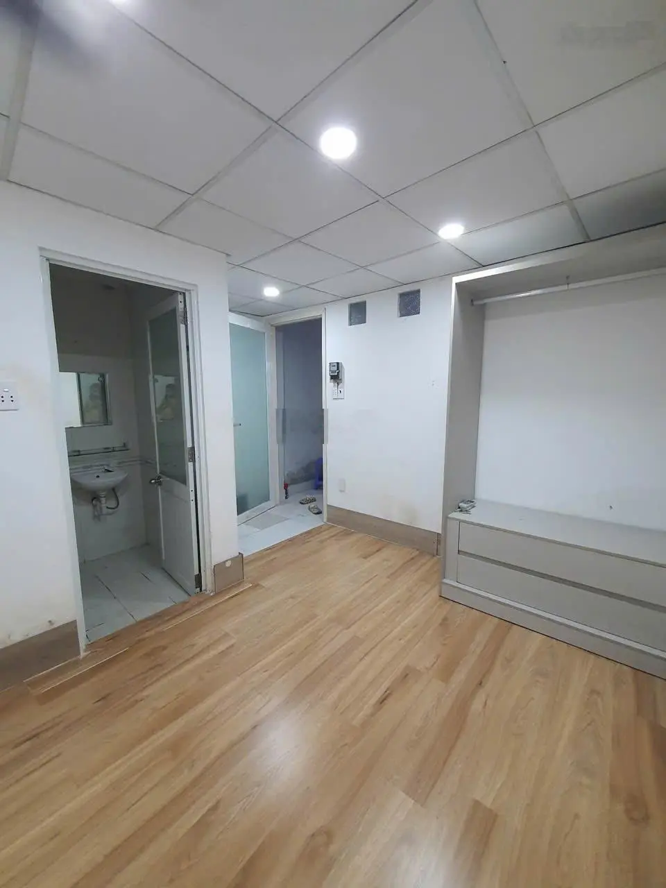 Bán nhà riêng 2 Tầng gần chợ Ông Địa -Lạc Long Quân P8 -Tân Bình . DT 4X7m ( 28m2 ) Giá 3,5 Tỷ