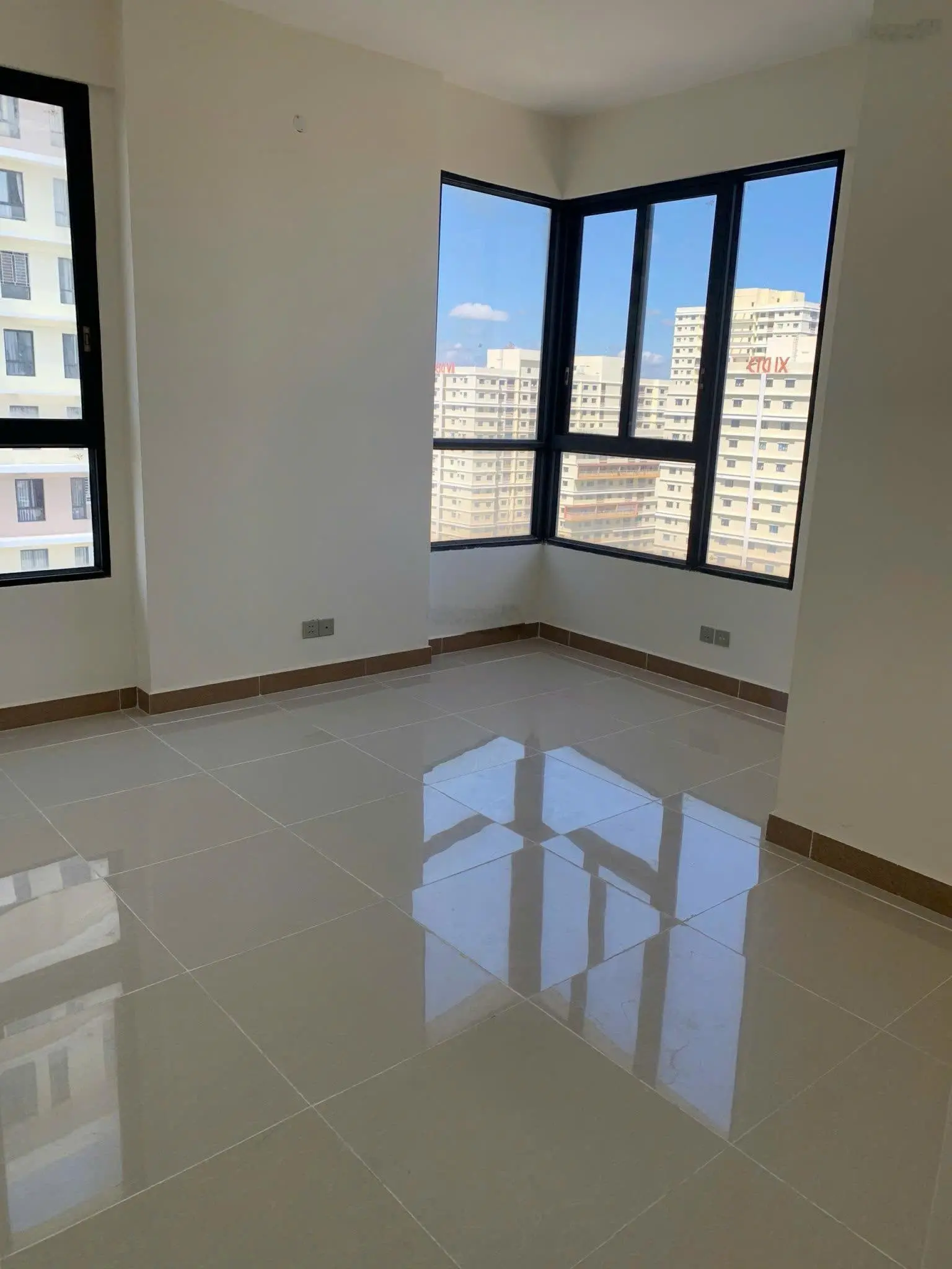 Bán căn hộ 161m2 3pn/4wc giá cực rẻ chỉ 2 tỷ 850 tại era town đức khải quận 7