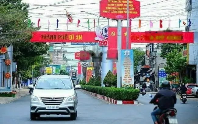 Cần bán nhà khu TTHC Dĩ An - giá nhỉnh 7 tỷ xíu xíu thôi (bán đất tặng nhà 2 lầu)