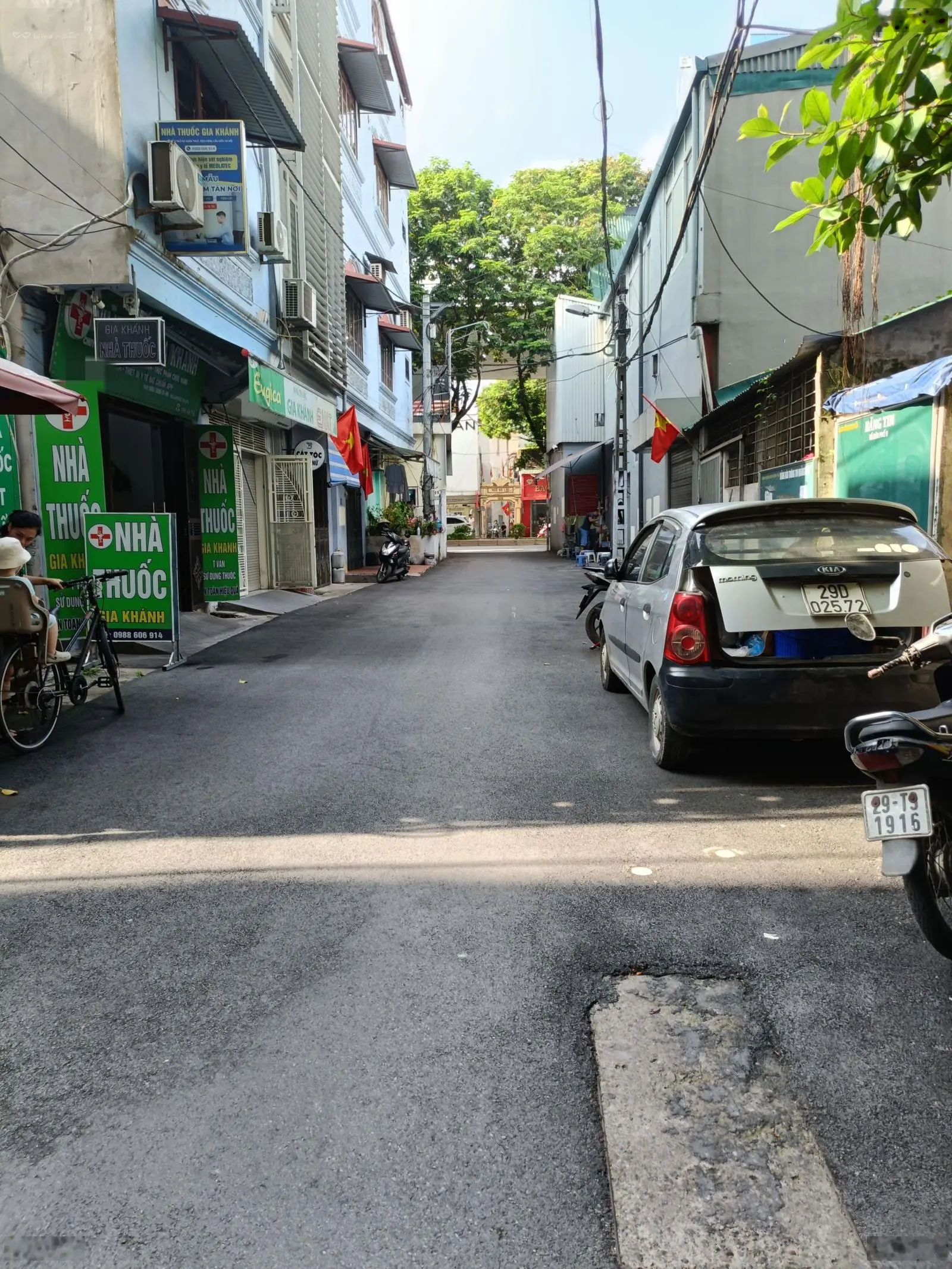 Chính chủ cần bán nhà Xuân Thủy diện tích 34m, 4tầng, nhà cách phố 5m, mặt ngõ 12m