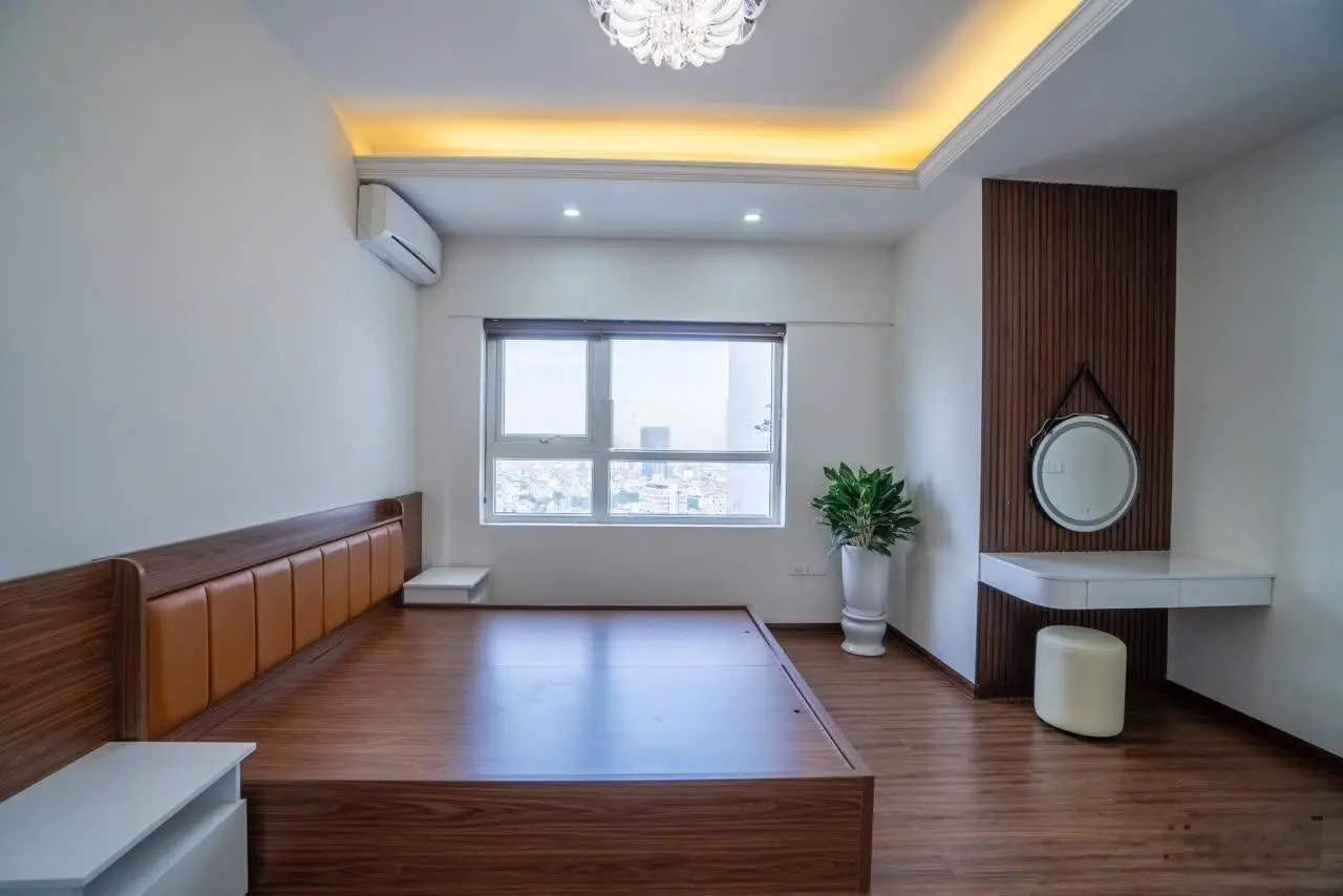 Hơn 20 tỷ, sở hữu căn nhà, 73m2, 4tầng, mặt Phố Hoàng Văn Thái, Quận Đống Đa, vị trí kinh doanh tốt