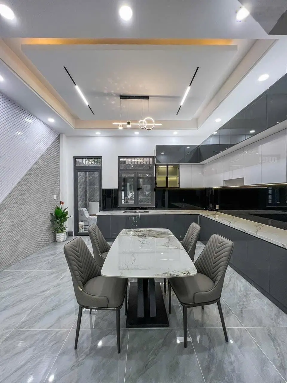 Bán nhà mới xây KDC Hồng Loan sổ hồng hoàn công