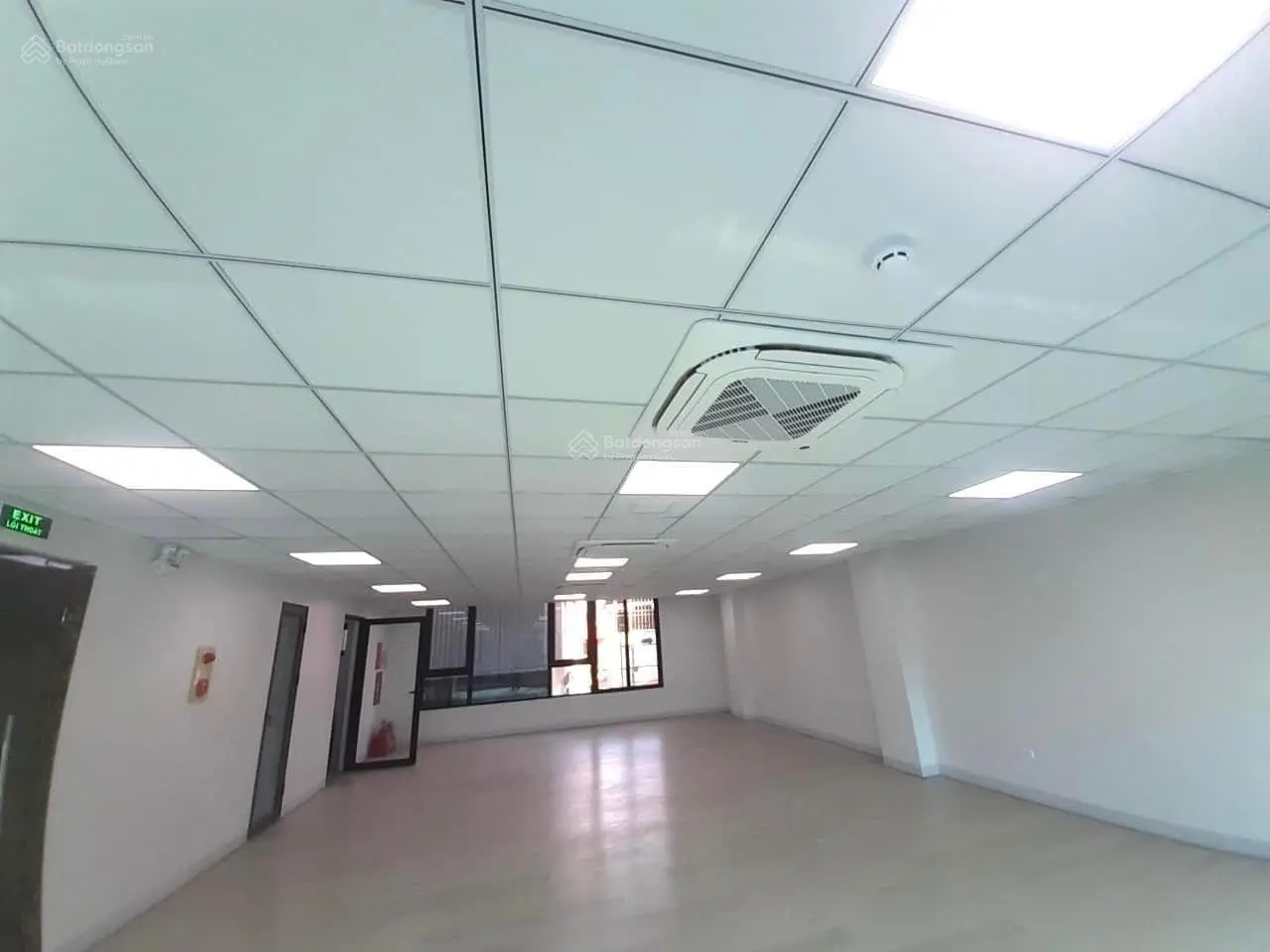 40ty - phố dương khuê - toà building 9t thang máy thông sàn - đường oto tránh -nhà mới đẹp đủ pccc