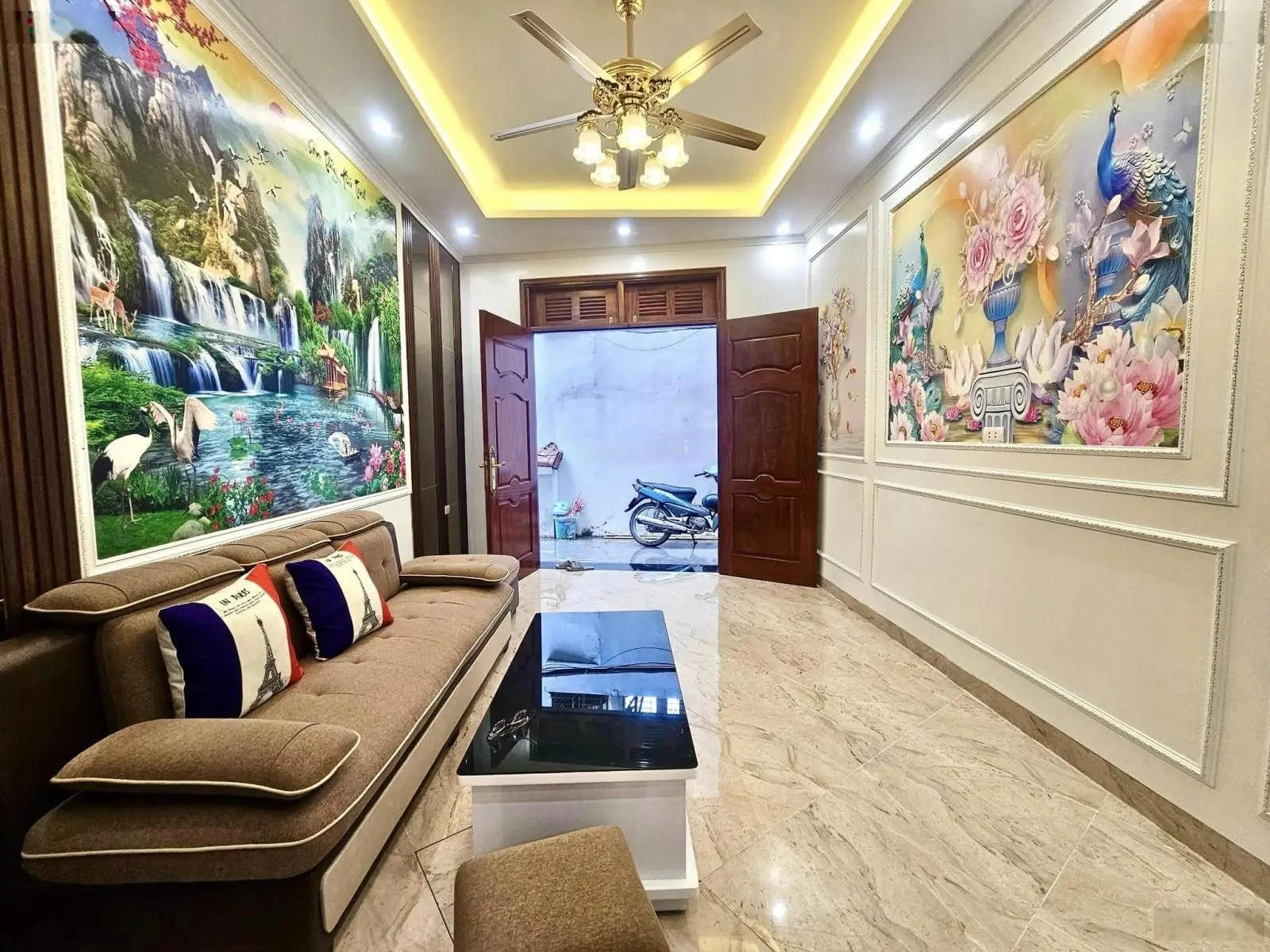 Nhà mới Koog Cầu Giấy ở ngay - gần phố - full đồ - 3 ngủ - 37m2x6T - Giá 6,5 Tỷ (thương lượng tốt)