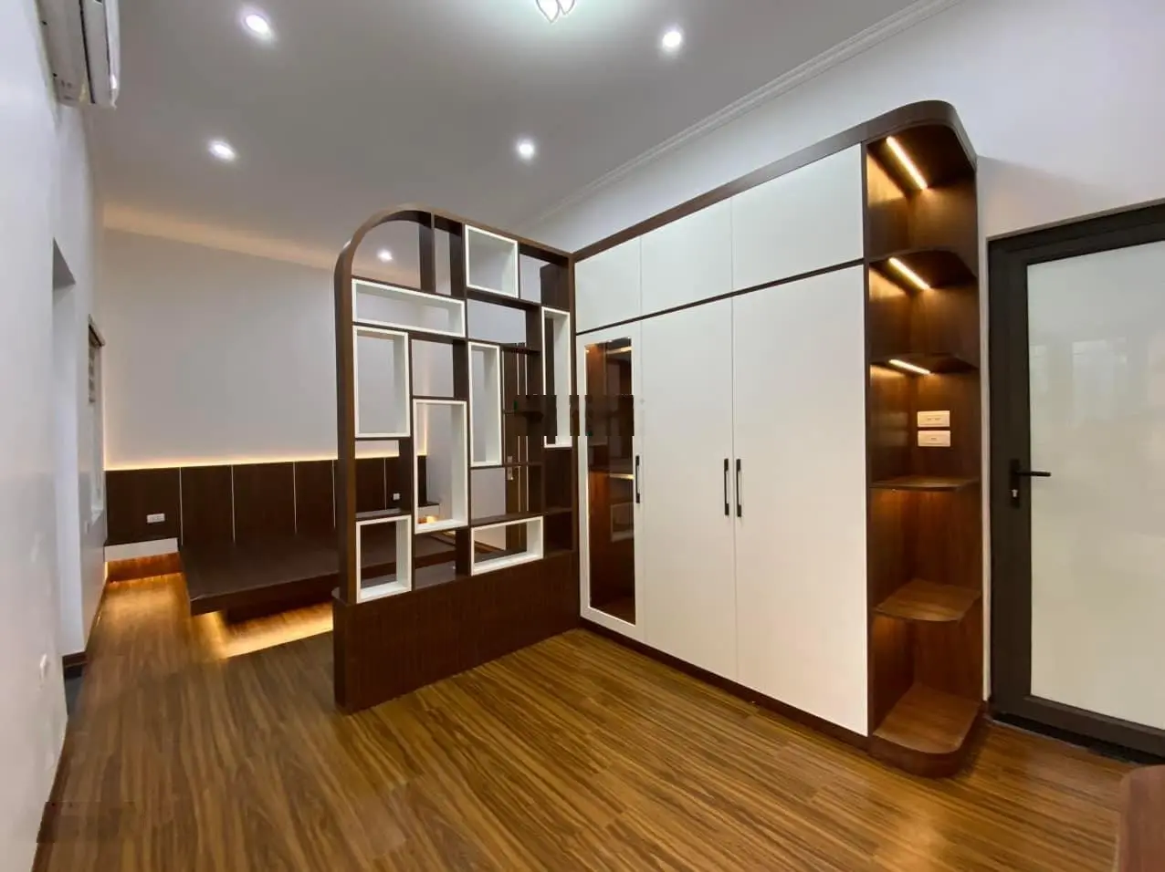 Bán gấp nhà ĐỘI CẤN - BA ĐÌNH - HÀ NỘI, DT: 45m2 x 4 - MT : 7m / Giá : 8,6 Tỷ