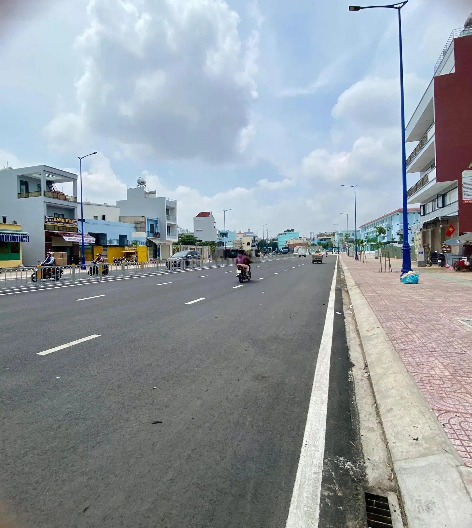 Nhà Mới Ngay Tên Lửa, Hẻm Xe Hơi Thông, 2 Tầng 50m2, Giá Chỉ Hơn 4 Tỷ
