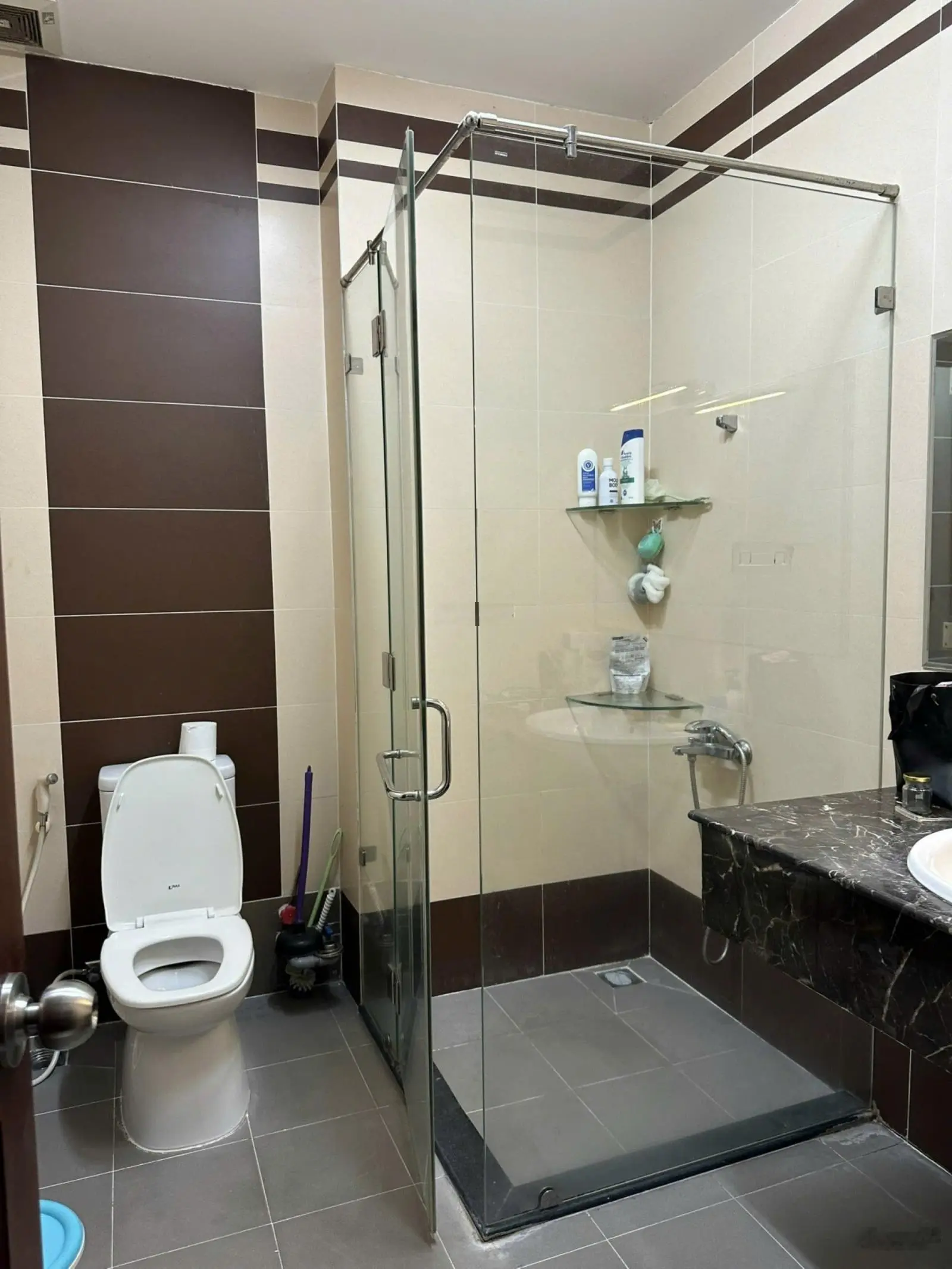 Bán nhà hướng Đông Nam phường Thảo Điền, quận 2 - 6.12mx24.5m vuông vắn, trệt 2 lầu ST - 26 tỷ TL