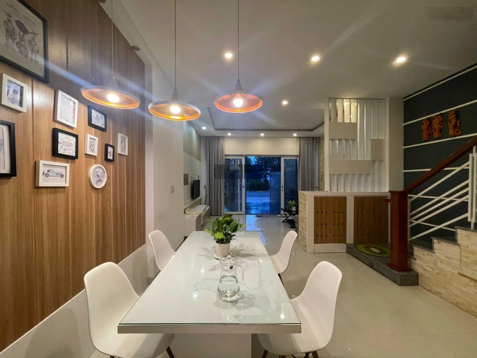 Nhà 3 tầng KĐT Mỹ Gia có sổ hồng chỉ 6,2 tỷ full nôị thất. LH: 0931 800 ***