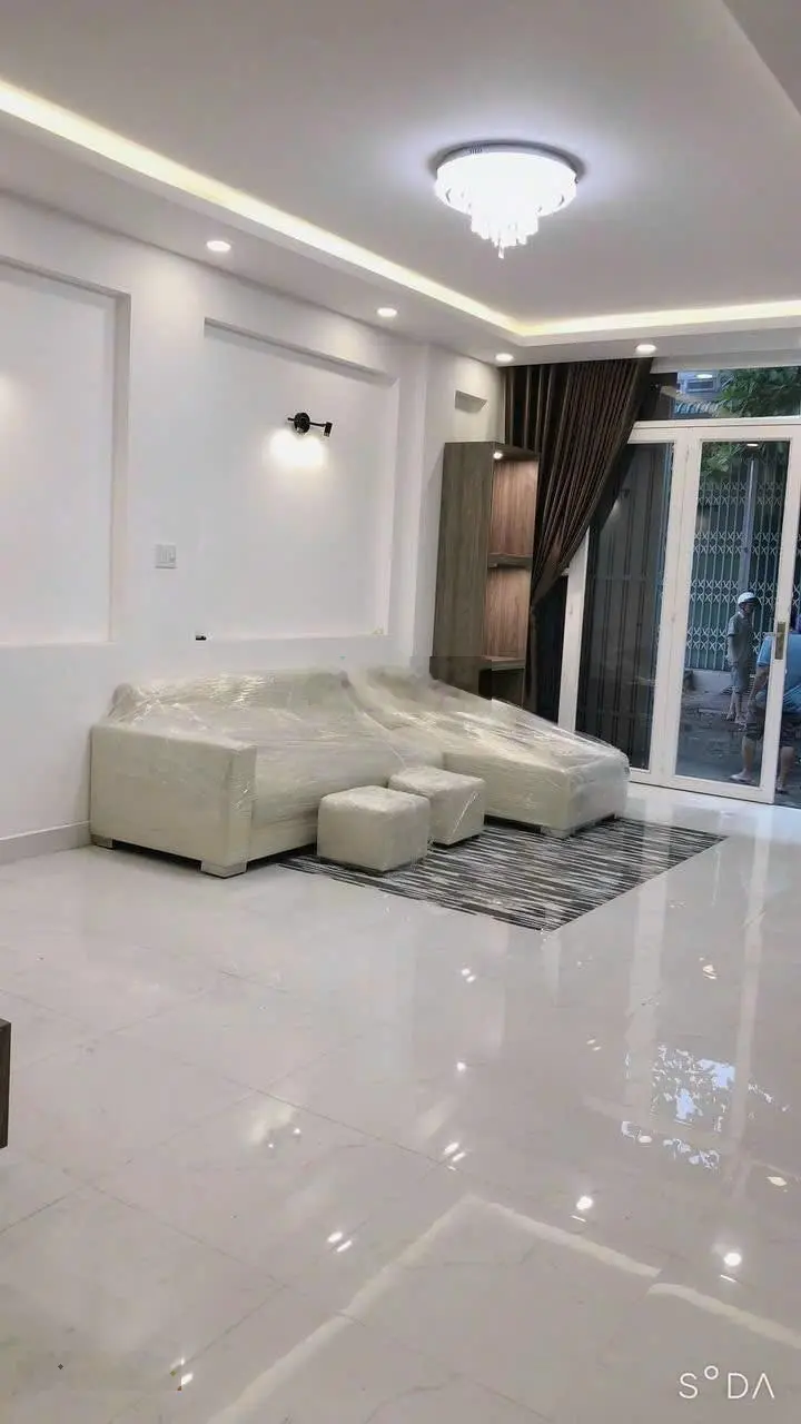 Sang nhượng gấp căn nhà đường Bình Đông, Quận 8, 70m2, 1 trệt 1 lầu, 3PN 3WC. SHR