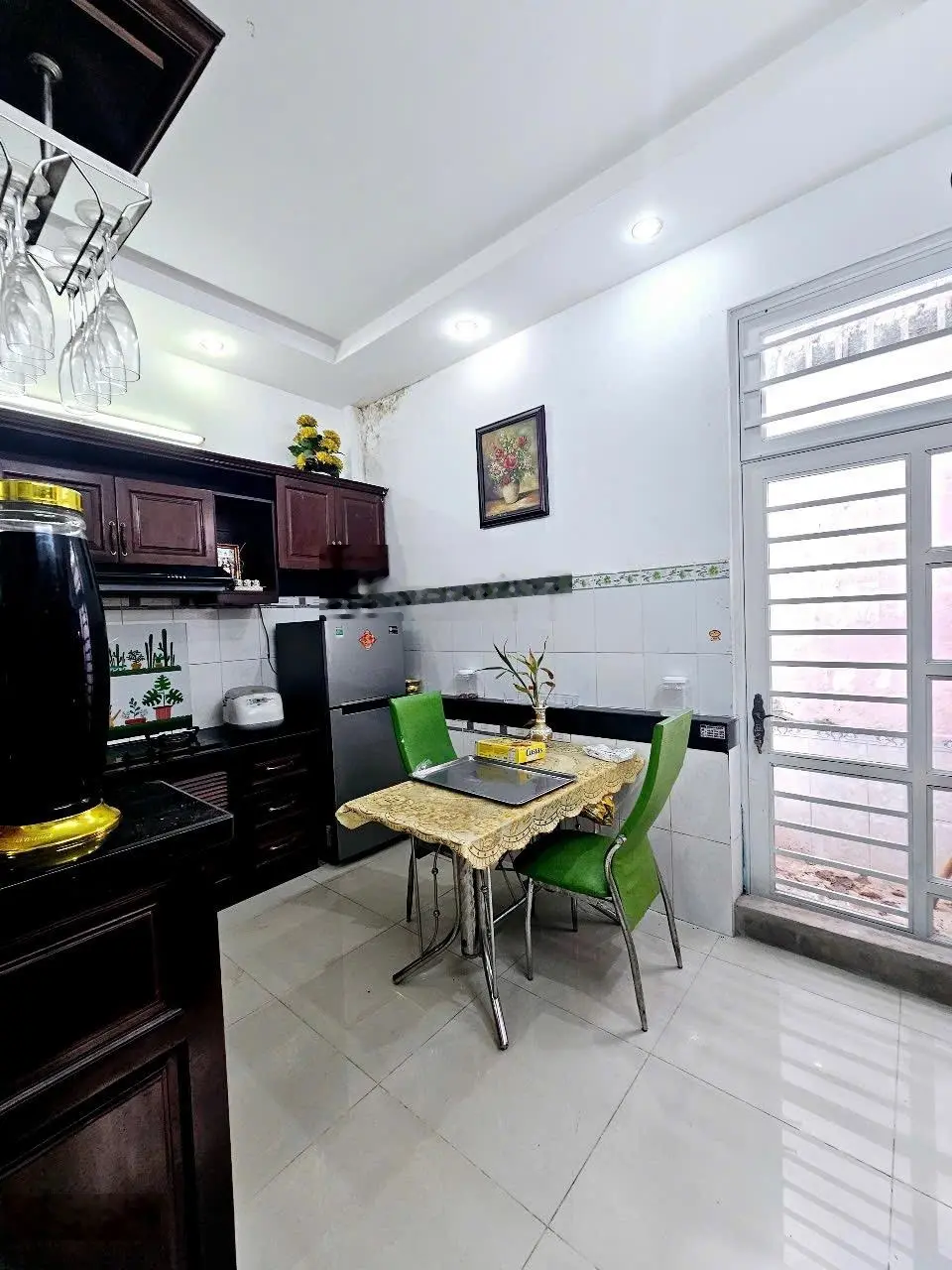 Nhà đường Trần Hưng đạo 3lầu 3p ngủ giá 3.5ty nhà trống giao ngay sổ riêng hoàn công sàn 100m2