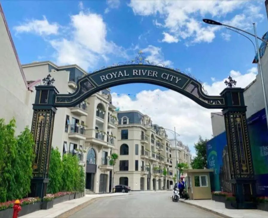 Thanh toán 50% nhận nhà ngay duy nhất chỉ có tại Royal River City 80 Hạ Lý