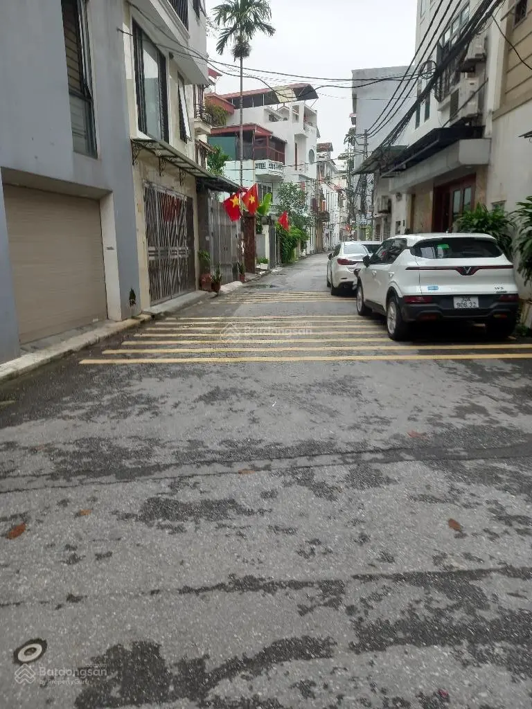 Bán nhà Tư Đình, Long Biên 70m2 5T 16.5 tỷ. Phân lô a38 quân đội, gara, thang máy, oto tránh