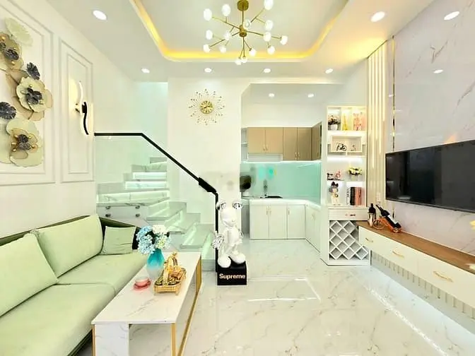 Nhà đẹp 2 lầu có sổ hồng, gần chợ gần quận 7