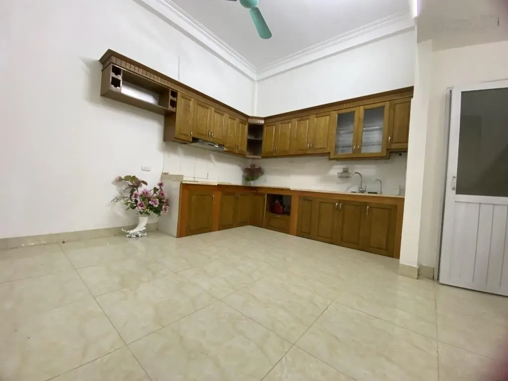 Chính chủ cần bán nhà ngõ 210 Lê Trọng Tấn. 58m2, 4 tầng, mặt tiền 5m, cho thuê 45 triệu/tháng