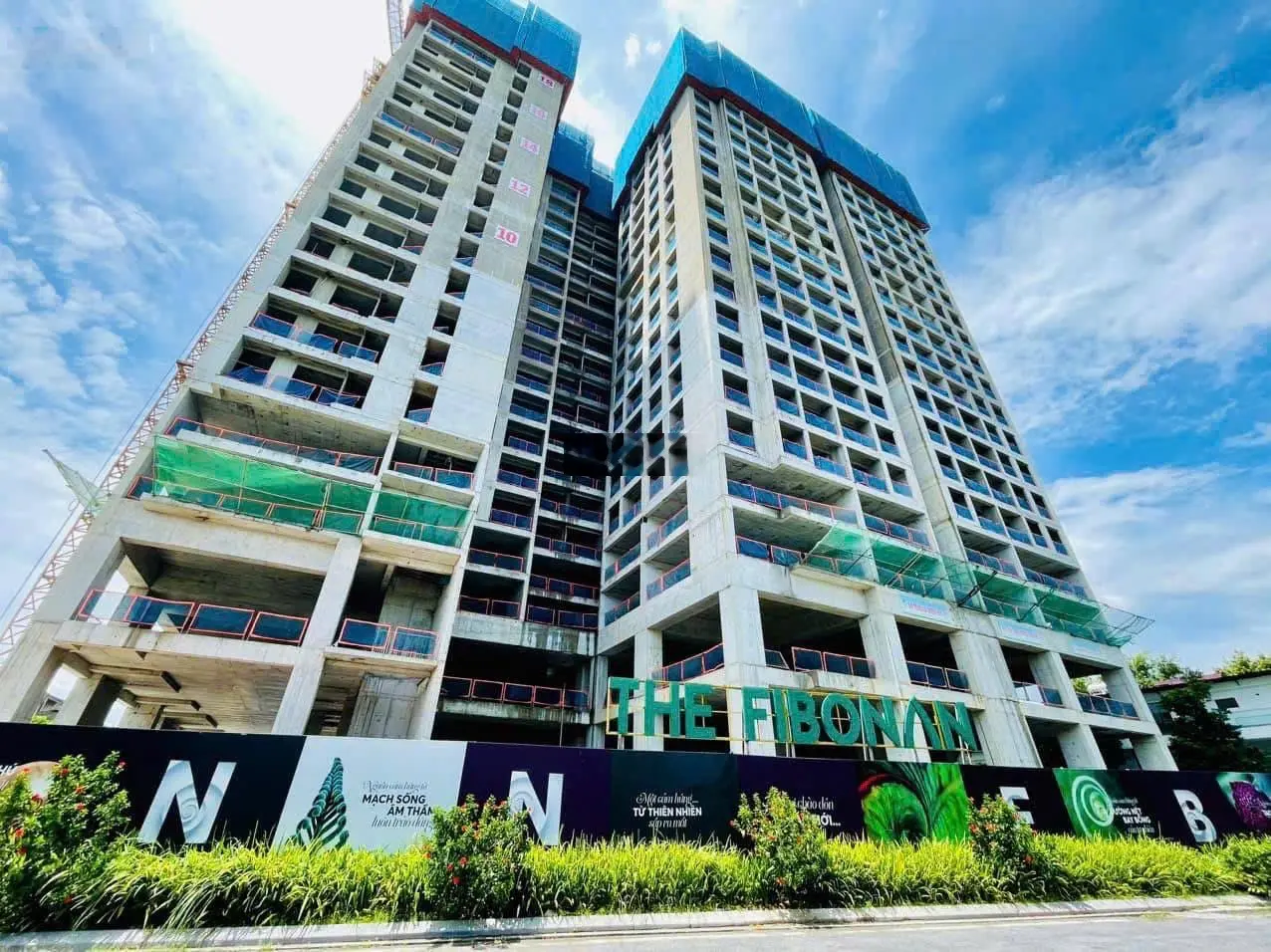 Mở bán dự án bể bơi trong nhà đầu tiên tại ecopark! lh 0973 792 ***