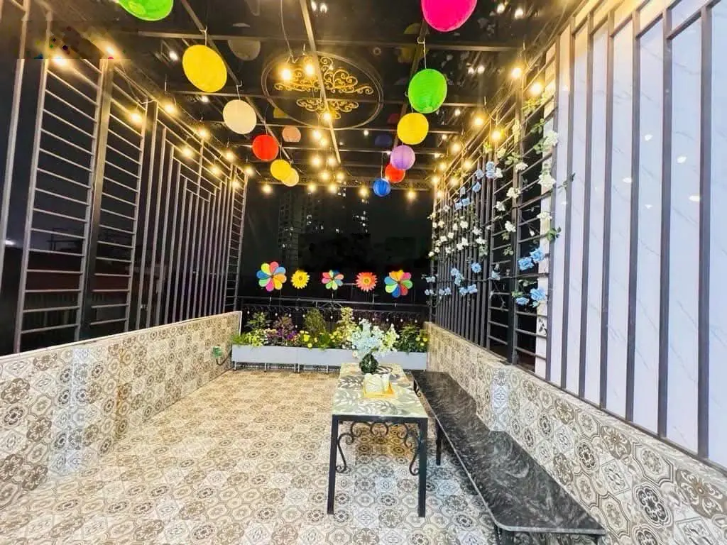 Bán nhà Phan Đình Giót xây HĐ mới thang máy ô tô đỗ gần dt 35 m2, giá 5.99 tỷ