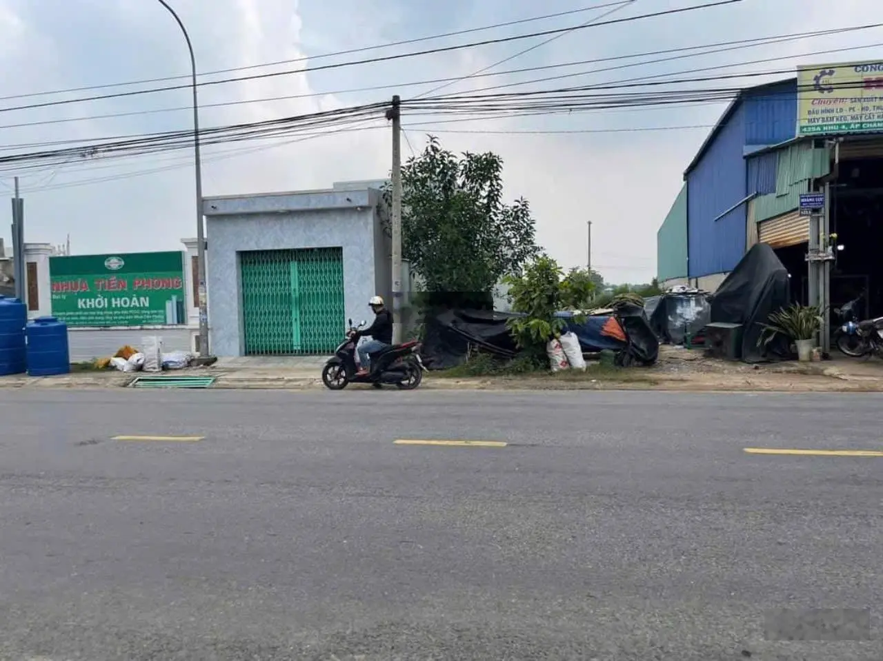 Cần bán nền mặt tiền đường Nguyễn Văn Tuôi, TT Bến Lức, 120m2, thổ cư. Cách Chợ Bến Lức 5p đi xe