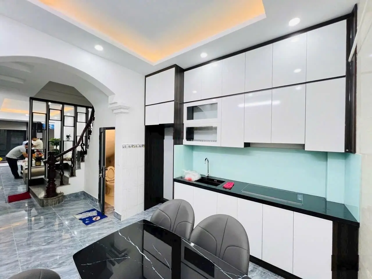 Cần bán gấp nhà đang ở Đại Mỗ - 61m2 4 tầng - nhà mới - ô tô cách 1 nhà - giá cả nhà = Giá Đất