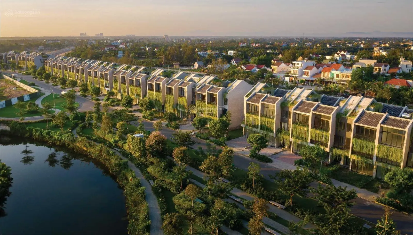 Cần bán nhanh căn villa Casamia, diện tích 240m2, giá đúng 9 tỷ, hướng đông, Sở hữu bến du thuyền