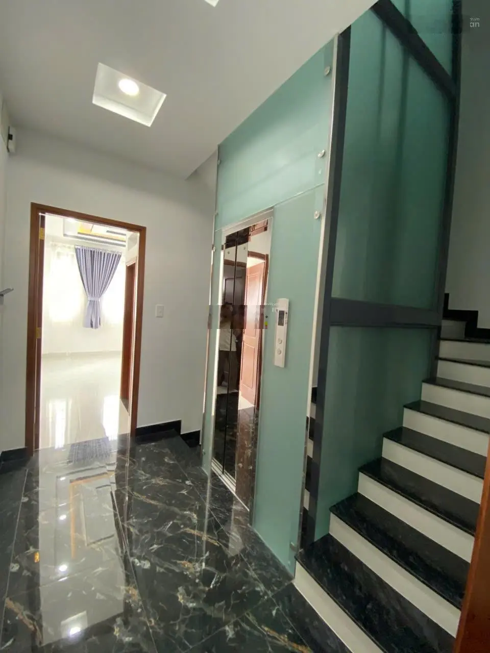 Nhà 55m2 4 tầng hẻm xe hơi 5m Nguyễn Bỉnh Khiêm phường 1 gần trục Phạm Văn Đồng chỉ 9 tỷ 7