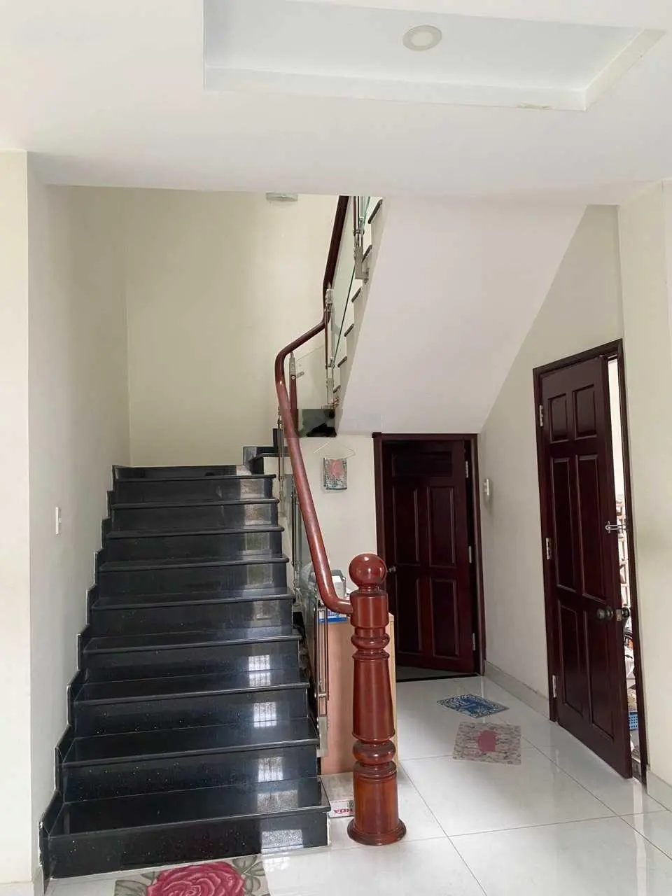 Kẹt tiền bán căn song lập Hưng Phú 1 gần Global City 10x17.5m sổ sẵn nhà xây đẹp, kiên cố