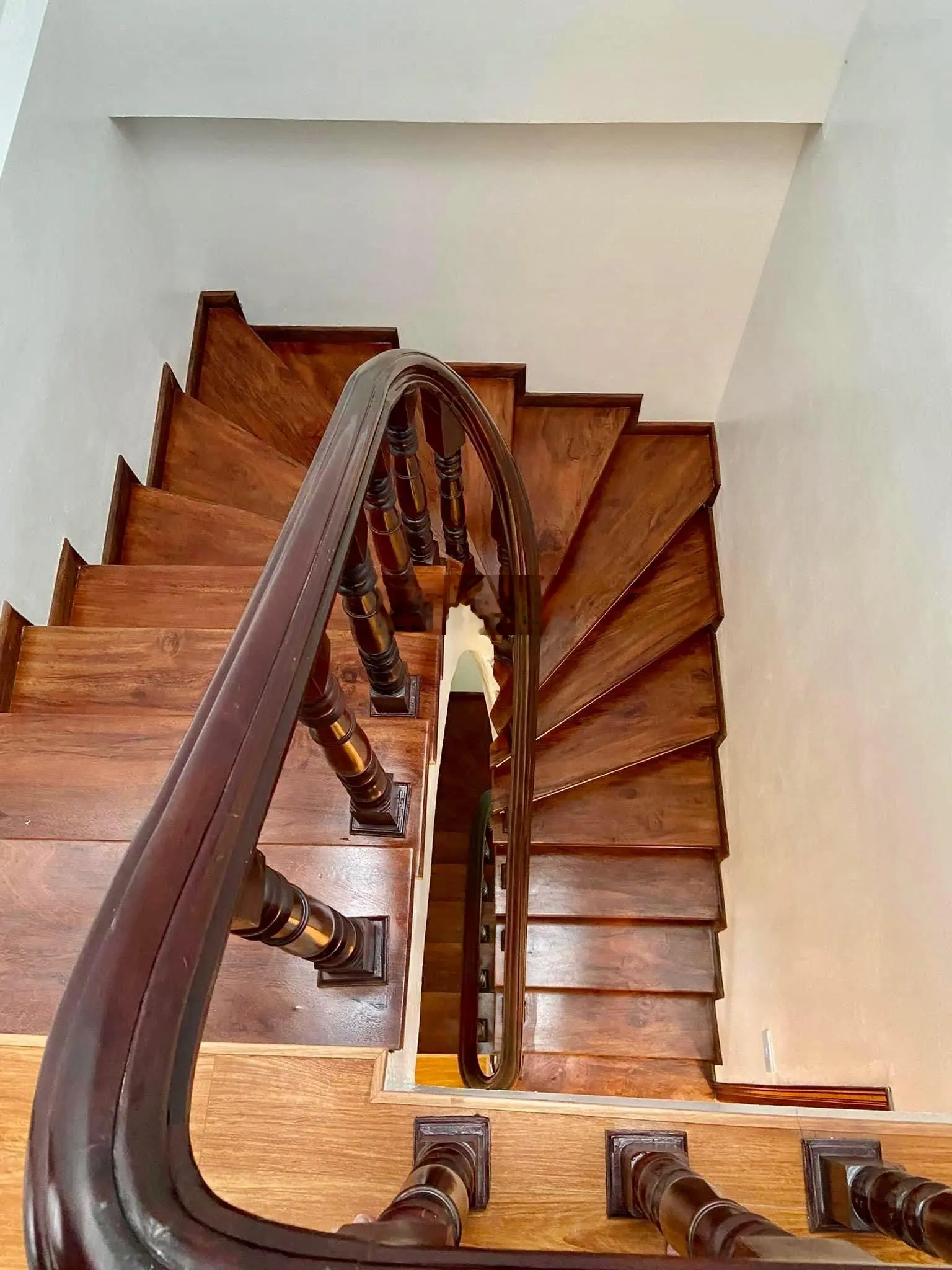 Bán nhà ngõ 86 Tô Vĩnh Diện Thanh Xuân ngõ thông ô tô vào nhà tặng nội thất 40m2 x 5 tầng 9.9 tỷ