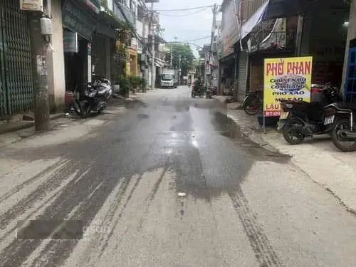 Bán nhà 3 tầng điện tích 168m, phù hợp ở hay kính doanh.