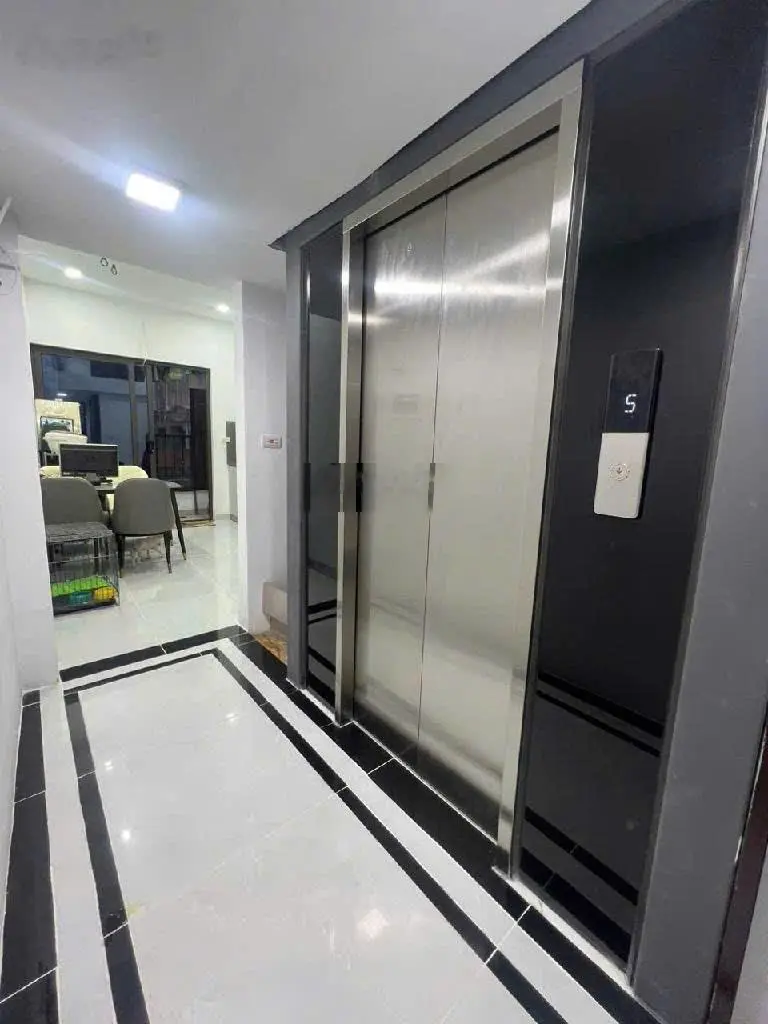 Siêu đẹp-Bán nhà Dương Nội 55m2, 5 tầng thang máy, ô tô qua cửa, cách 1 nhà ra mặt phố. Giá 9.8 tỷ
