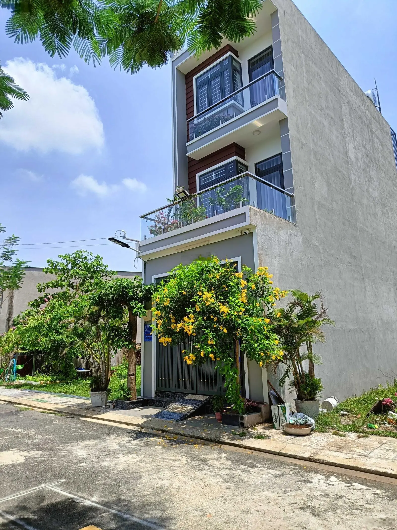 Bán lô đất ngộp 64m2(4x16), DA Blue Diamond Riverside, shr, sang tên ngay, P Long Phước, TP Thủ Đức
