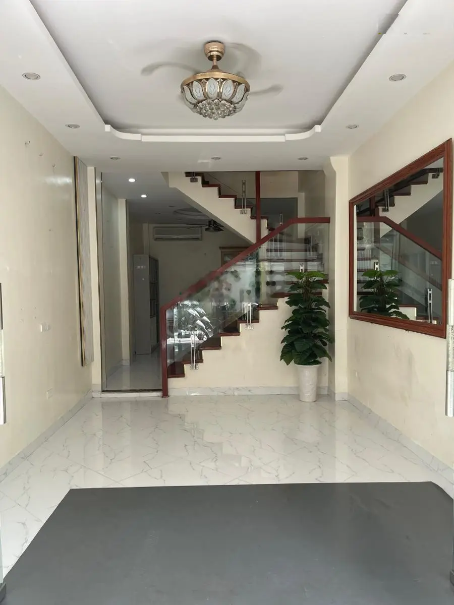 Bán nhà Ô tô đỗ cửa 40m2*5T giá 7.85 tỷ Dịch Vọng, Cầu Giấy
