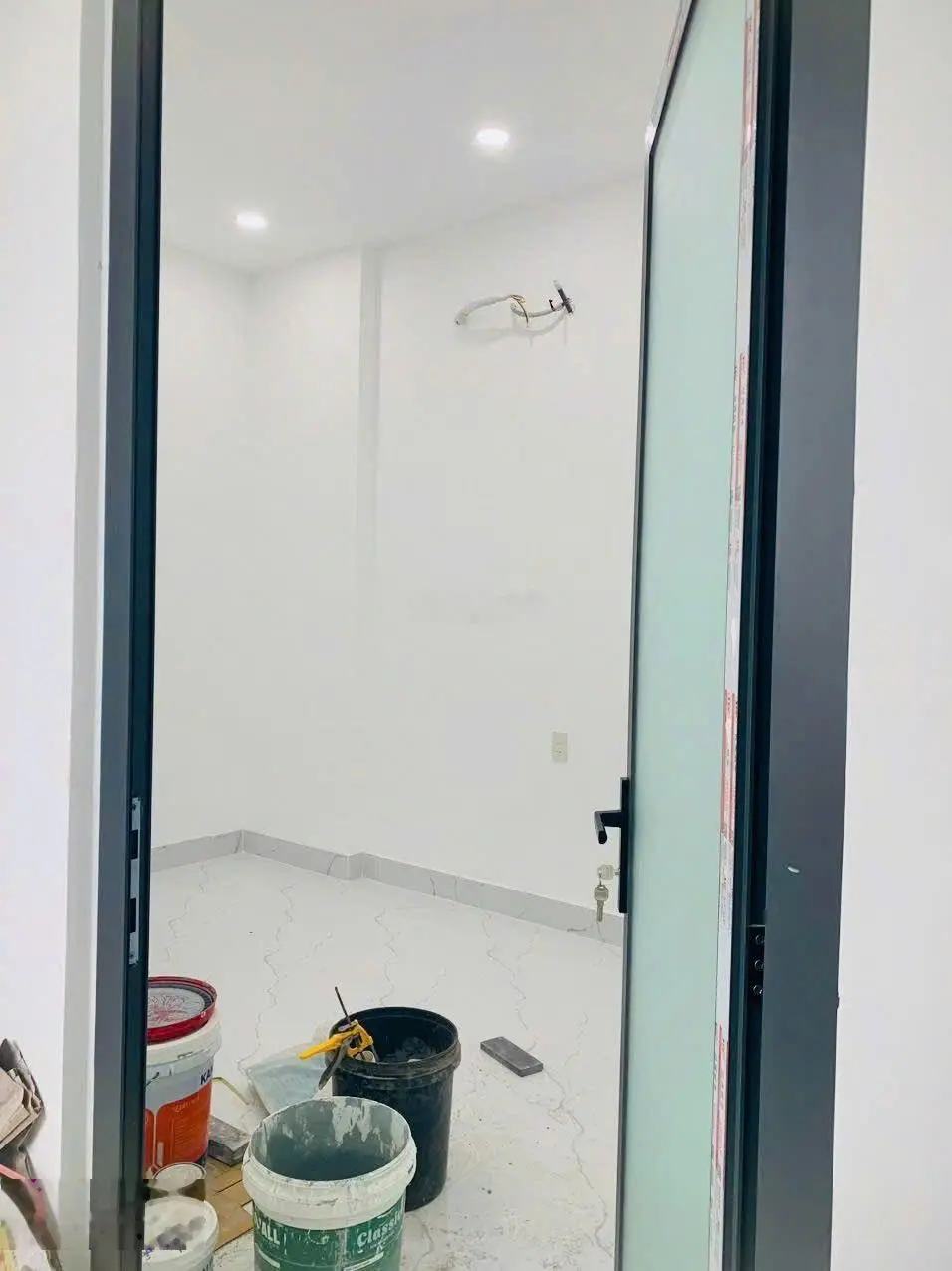 Nhà 2 tầng hẻm Ngô Đến Nha Trang đường oto 4ty2 gần biển gần trường đại học