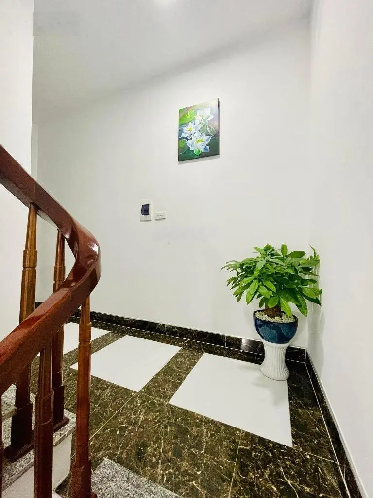 Bán nhà mới Cổ Nhuế, 35m2 6 tầng thang máy ngõ nông ở ngay đón Tết. Giá chỉ 6.1 tỷ.