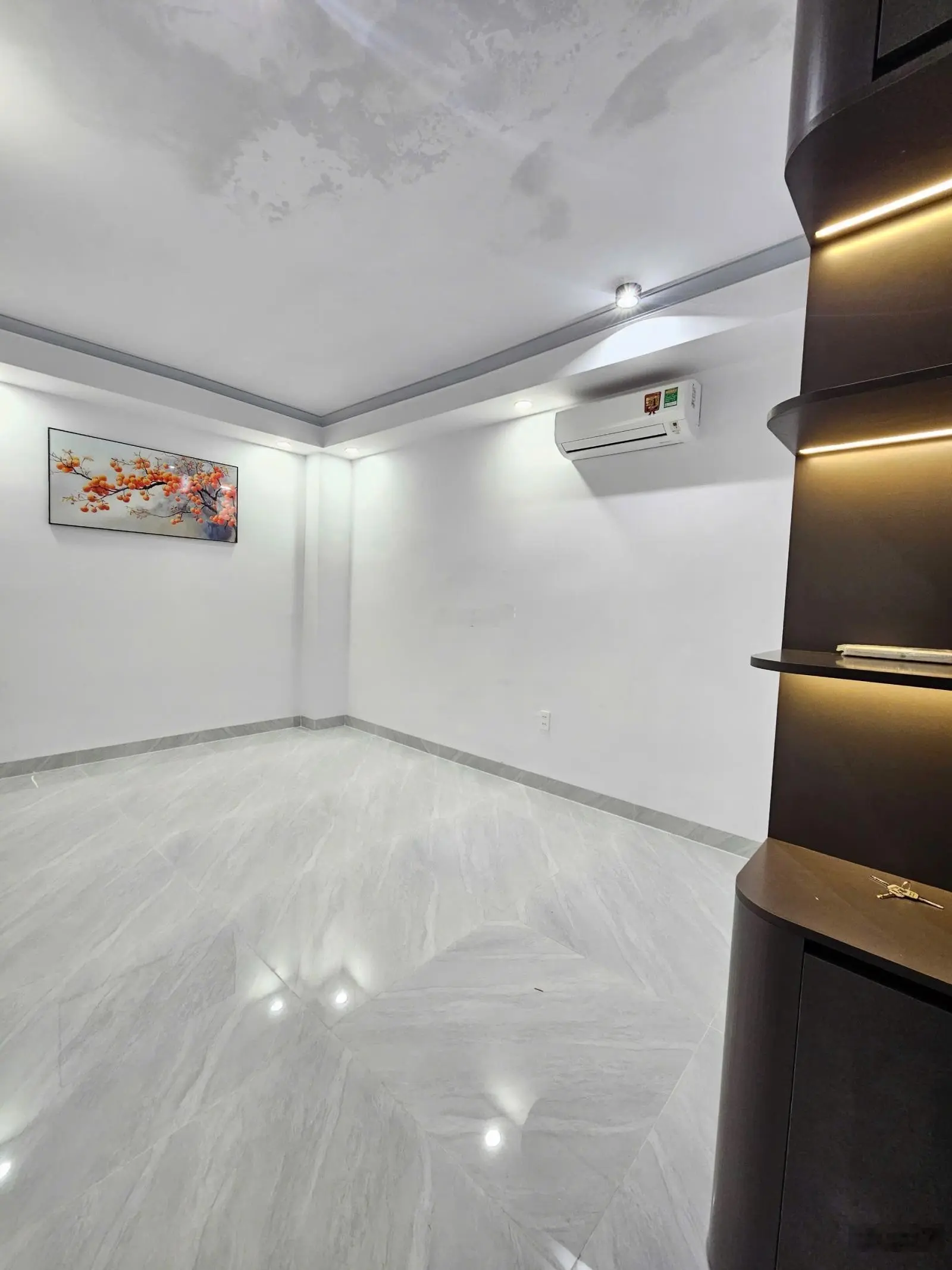 Nhà 82.5m2 3.4 tỷ TL ngang 5m có phòng ngủ dưới, KDC ngay chợ Phú Phong, p. Bình Chuẩn