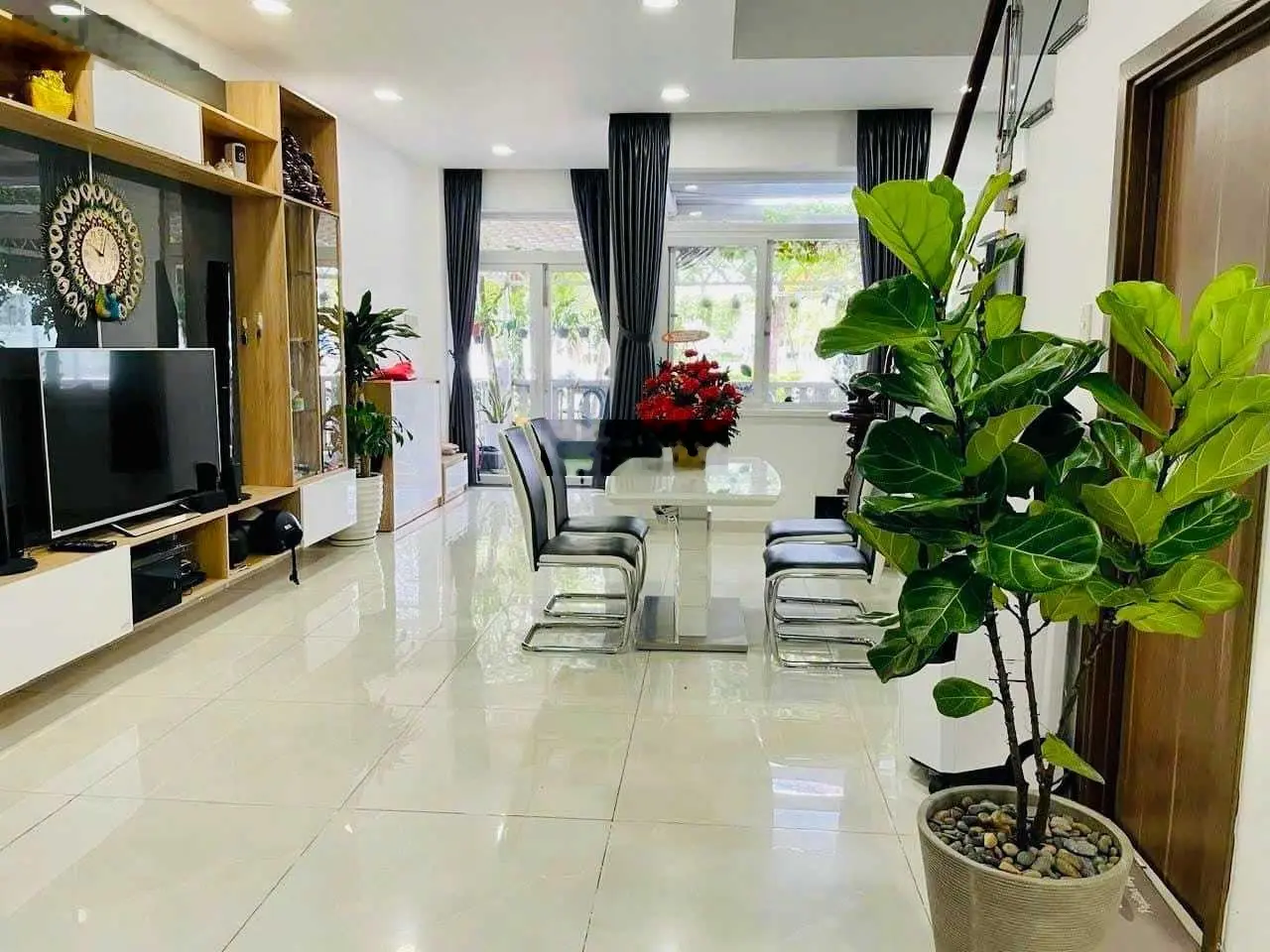 Tôi chính chủ cần bán căn nhà phố Lovera Park 4PN - 4WC 5x16m full NT, giá 7tỷx. LH: 0907 705 ***